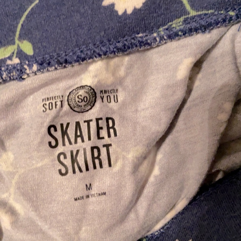 skirt - Picture 2 of 2